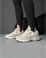 Adidas Astir Beige/Halo Green — головне фото товару