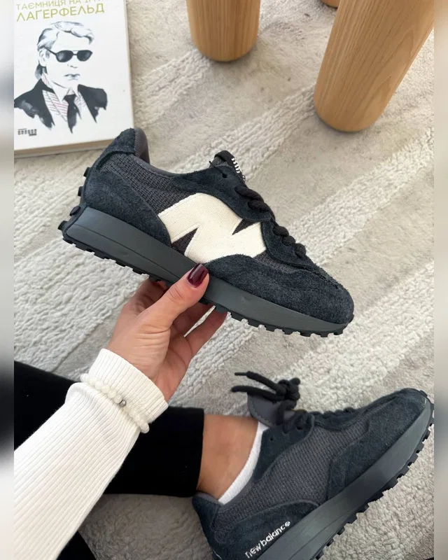 New Balance 327 Black — головне фото товару