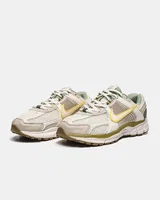 Nike Wmns Air Zoom Vomero 5 'Pale Ivory Oil Green' — головне фото товару