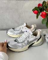 Nike V2K Run Summit White Metalic Silver — головне фото товару