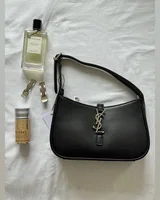 Saint Laurent Hobo Le 5 A 7 Leather Shoulder Bag in Black/Silver 25 х 14 х 6 — головне фото товару
