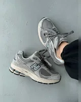 New Balance 2002R Light Grey — головне фото товару
