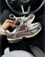 Nike Zoom Vomero 5 Brown — головне фото товару