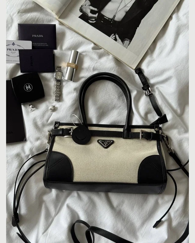 Prada Bonnie Small Handbag in Canvas and Leather Beige/Black 25 х 17 х 10 — головне фото товару