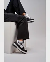 Louis Vuitton Trainer Sneaker Black/White — головне фото товару