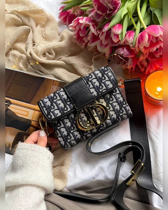 Dior Christian Dior 30 Montaigne Bag Black/Beige 17 x 12 x 7 — головне фото товару