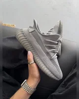 Adidas Yeezy 350 Grey — головне фото товару