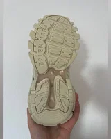Balenciaga Track Light Beige — головне фото товару