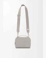 Loewe Mini crossbody camera bag Silver — головне фото товару