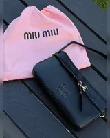 Miu Miu Aventure Nappa Leather Bag Black [пильник, звичайна коробка] 29 x 16 x 5 — головне фото товару