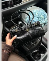 Prada Medium Leather Handbag Black 33 х 17 х 10 — головне фото товару