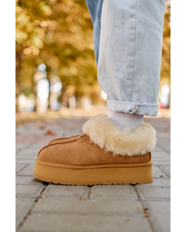 UGG Coquette Ultra Mini Platform Chestnut Fur — головне фото товару