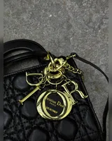 Dior Mini Lady Dior Bag Black/Gold ОДИН РЕМІНЕЦЬ [звичайна бренд коробка] 17 х 15 х 6 — головне фото товару
