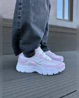 Nike Initiator Pink/White — головне фото товару