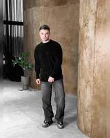 Sane Светр плюш чорний — головне фото товару