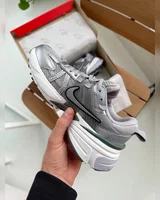 Nike V2K Runtekk Metallic Grey — головне фото товару