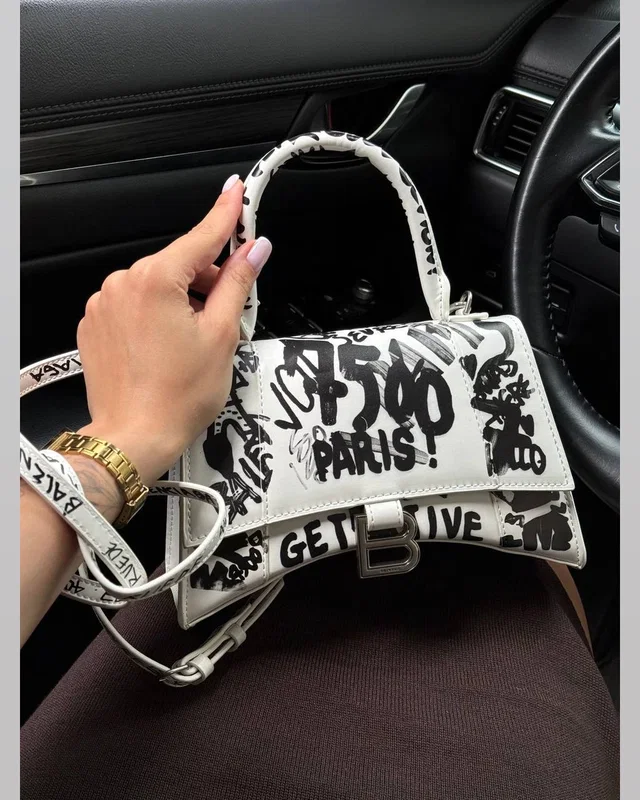 Balenciaga Hourglass Small Handbag Graffiti in White 20 х 12 х 9 — головне фото товару