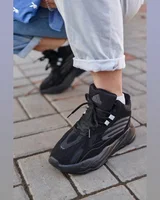 Adidas Yeezy Boost 700 V2 Winter Black — головне фото товару