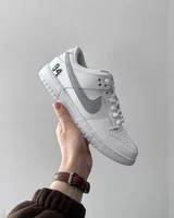 Nike SB Dunk Low x Supreme White/Grey — головне фото товару
