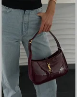Saint Laurent Hobo Le 5 A 7 Patent Leather Shoulder Bag Wine 24 х 15 х 6 — головне фото товару