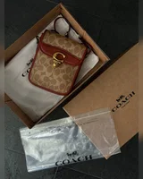 COACH Coach Tall Studio Crossbody In Signature Canvas [крафтова коробка] 14 x 17 x 4 COACH — головне фото товару
